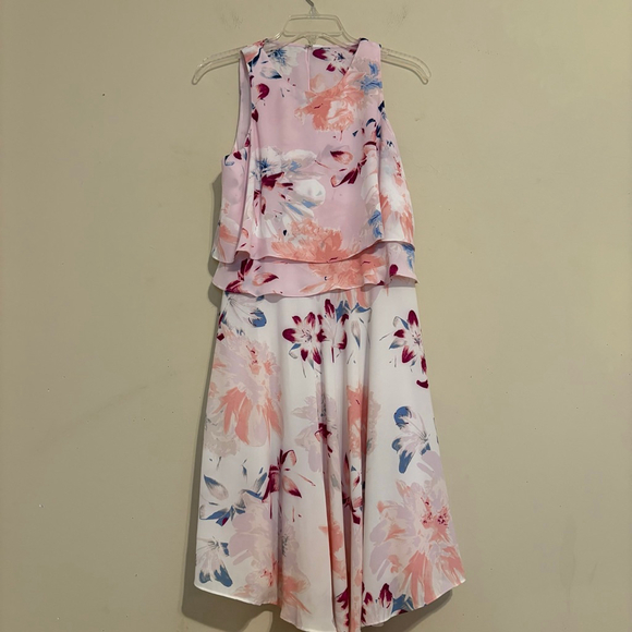 Women's IVANKA TRUMP Pink and White Floral Tiered Dress Size 6 - Picture 6 of 13